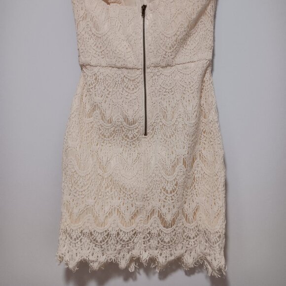 NWT Romeo & Juliet Couture One-Shoulder Lace Dress – Size Small (Beige) - Picture 2 of 6